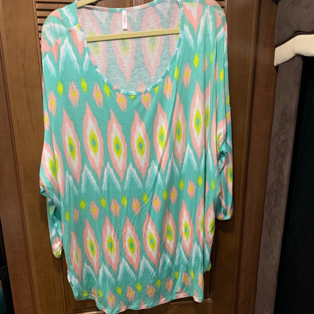 PinkBlush top! Size Large! Worn maybe 5 times!!!!